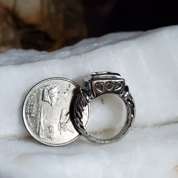 Vintage Silver Ring with Green Gemstone - Picture 4 of 5